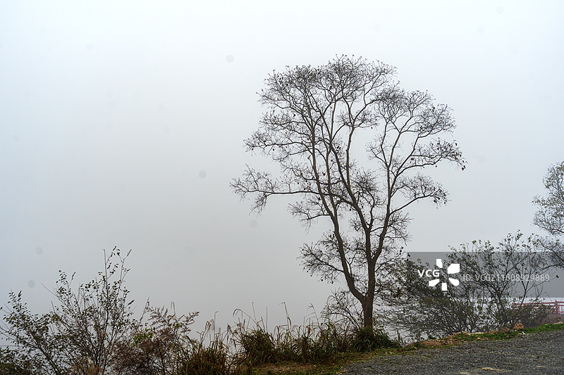 湖北恩施鳝孔坝湿地上空牧场风光图片素材