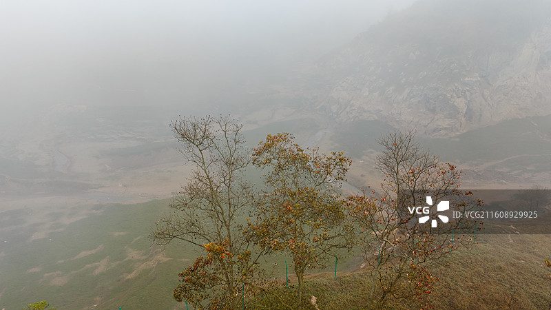 湖北恩施鳝孔坝湿地上空牧场风光图片素材
