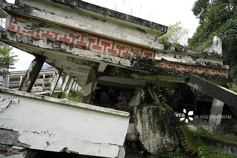 5·12地震震中遗址高清摄影映秀漩口中学废墟原貌与纪念雕塑群图片素材