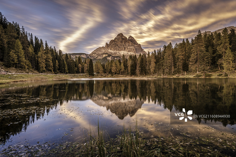 安托万湖图片素材