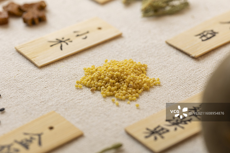 药食同源食品：小米图片素材