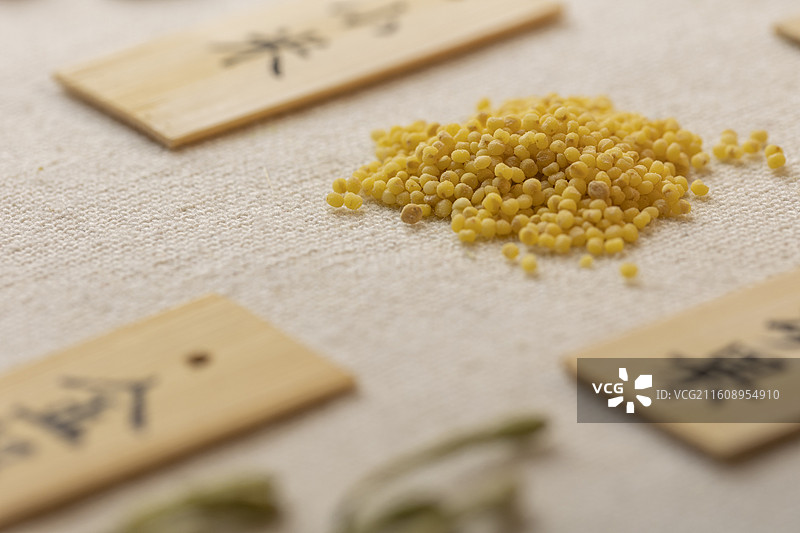 药食同源食品：小米图片素材
