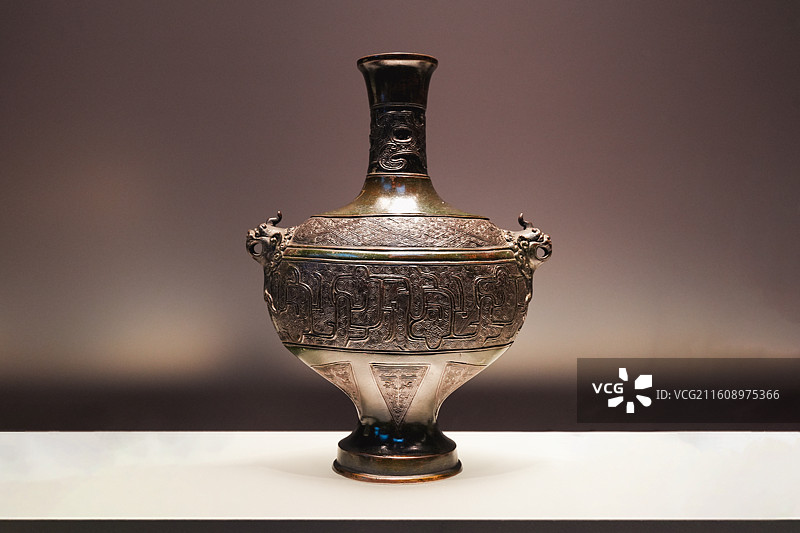 仿古铜扁壶 元(1271-1368) 维多利亚与艾尔伯特博物馆 欧内斯特·A·布鲁克斯遗赠图片素材