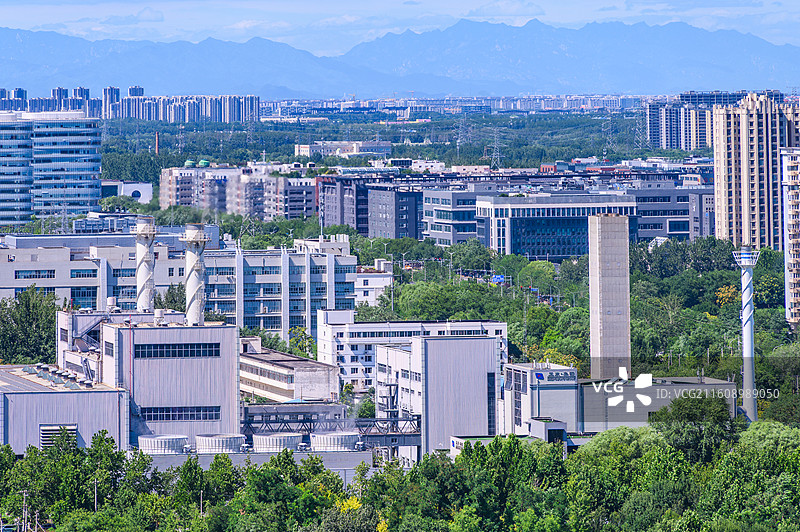 建设发展中的北京朝阳区酒仙桥望京城市天际线图片素材