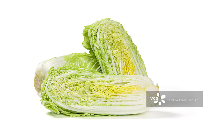 白色背景上切开的白菜图片素材