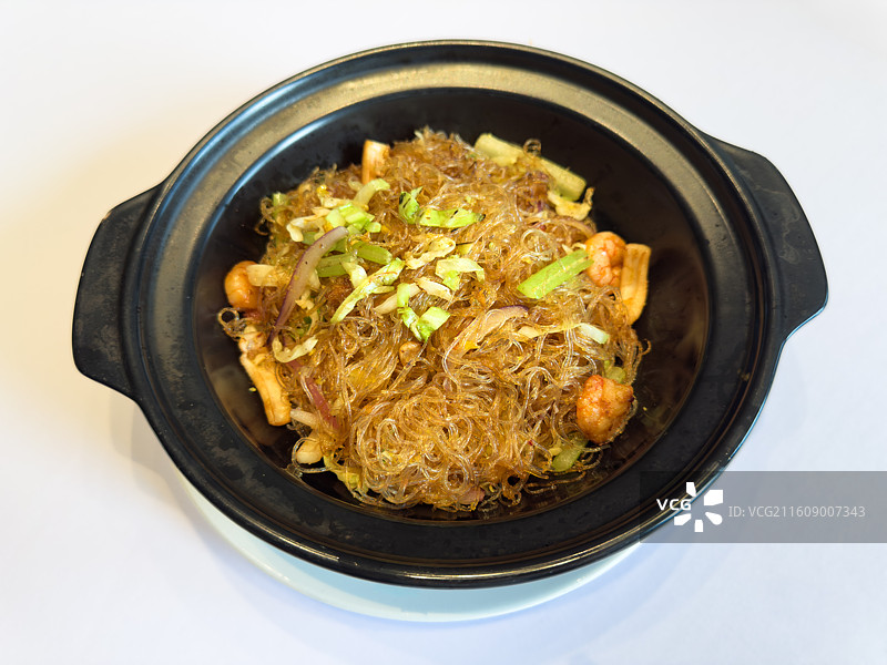 著名粤菜——广式海鲜（海皇）包菜粉丝煲图片素材
