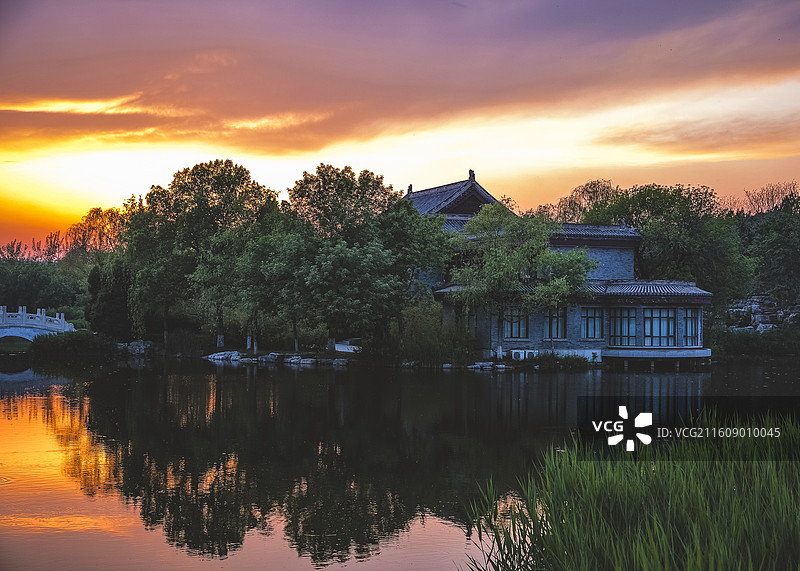 北宁公园 夏季 园林晚霞图片素材