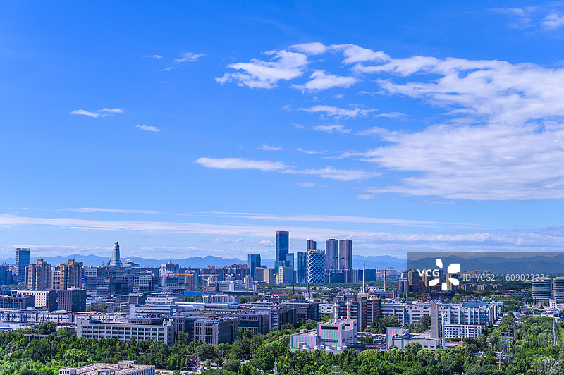建设发展中的北京朝阳区酒仙桥望京城市天际线图片素材