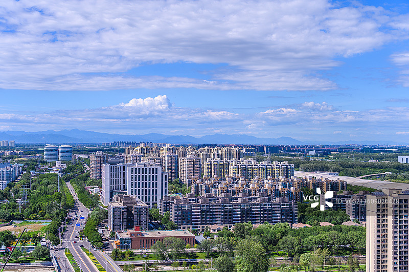 建设发展中的北京朝阳区酒仙桥望京城市天际线图片素材