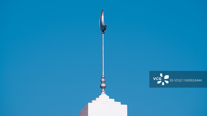 城市街道和建筑物在天空中的景色∶哈尔滨清真寺，Harbin China图片素材