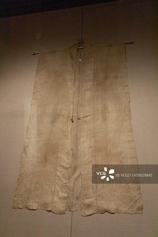 常州博物馆米色轻纱背心   南宋 2018年常州周塘桥南宋纪年墓出土图片素材