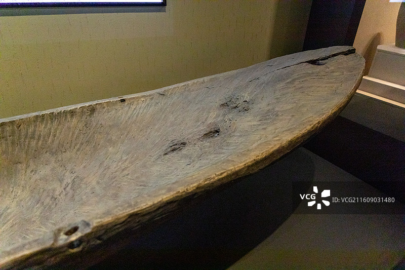 常州博物馆1965年在淹城内城河中发现四条发现的楠木制成的独木橇，学者经过考证后认为应与开挖淹城护城图片素材