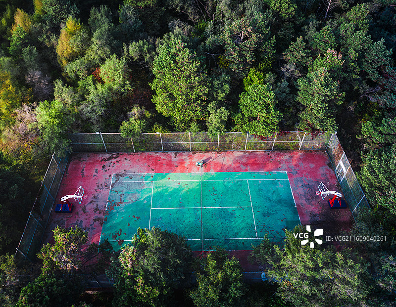 净月潭公园里的篮球场图片素材