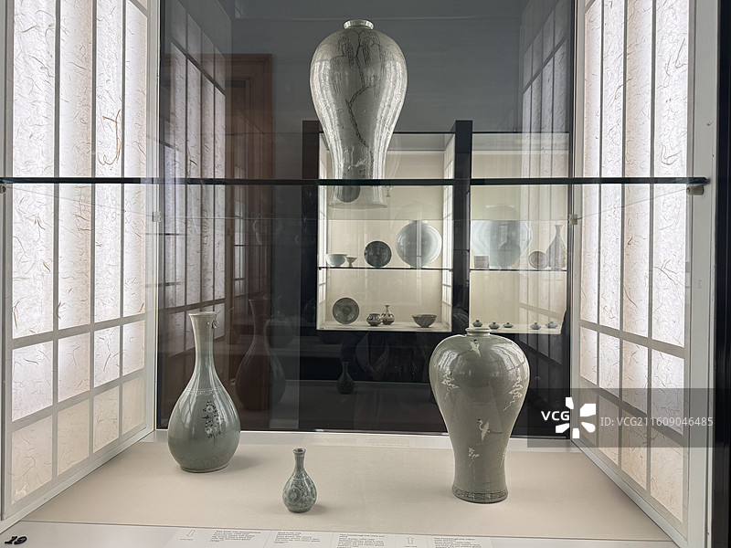 英国伦敦维多利亚与阿尔伯特博物馆的陶瓷藏品图片素材