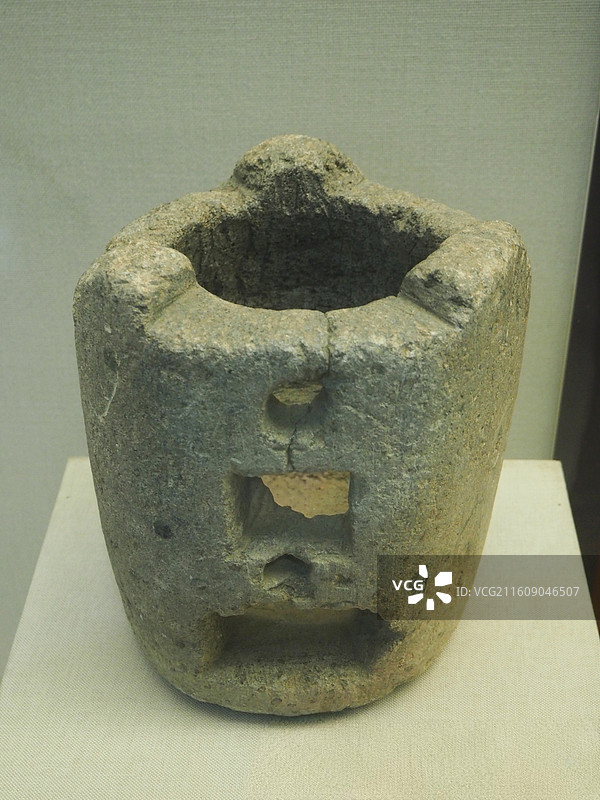 石炉 时代:明 质地:石 秦皇岛博物馆藏 (唐山博物馆长城专题展)图片素材