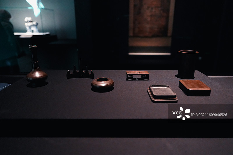 石叟款斯当东男爵自用文具一组  凤信导览  清(1644-1911) 维多利亚与艾尔伯特博物馆图片素材