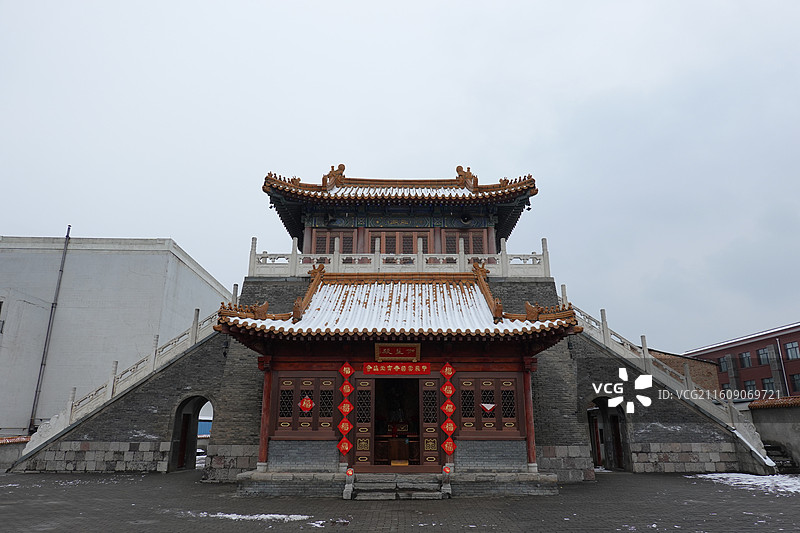陕西省西安市莲湖路洒金桥西五台云居寺雪景：灵应台和伽蓝殿图片素材