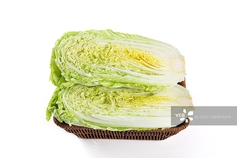 白色背景上切开的白菜图片素材