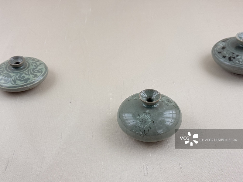 英国伦敦维多利亚与阿尔伯特博物馆的陶瓷藏品图片素材