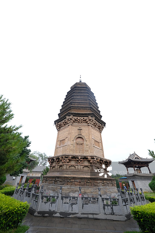山西浑源圆觉寺，八角形密檐九层砖塔图片素材