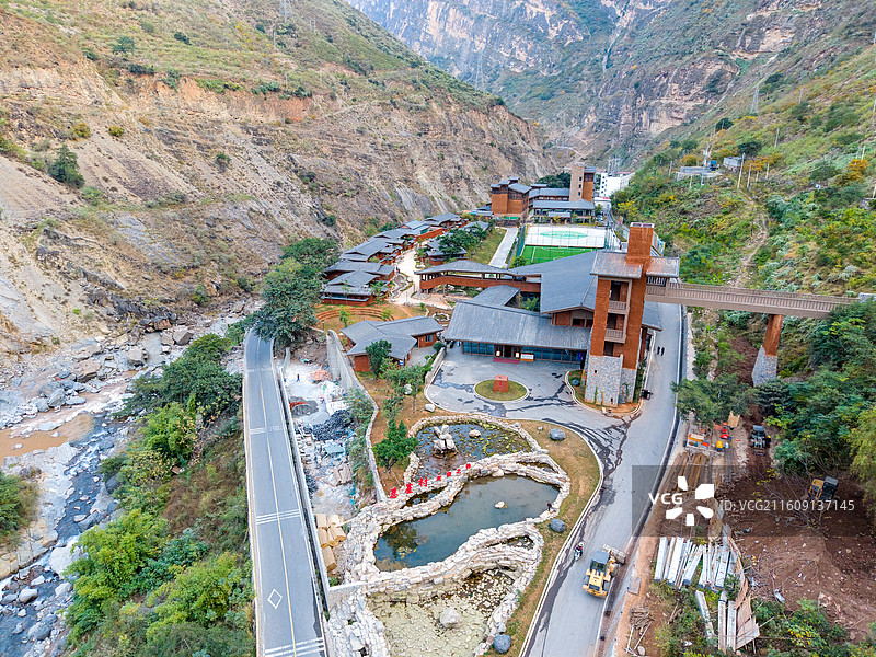 四川凉山州昭觉县悬崖村天空之谷航拍图片素材