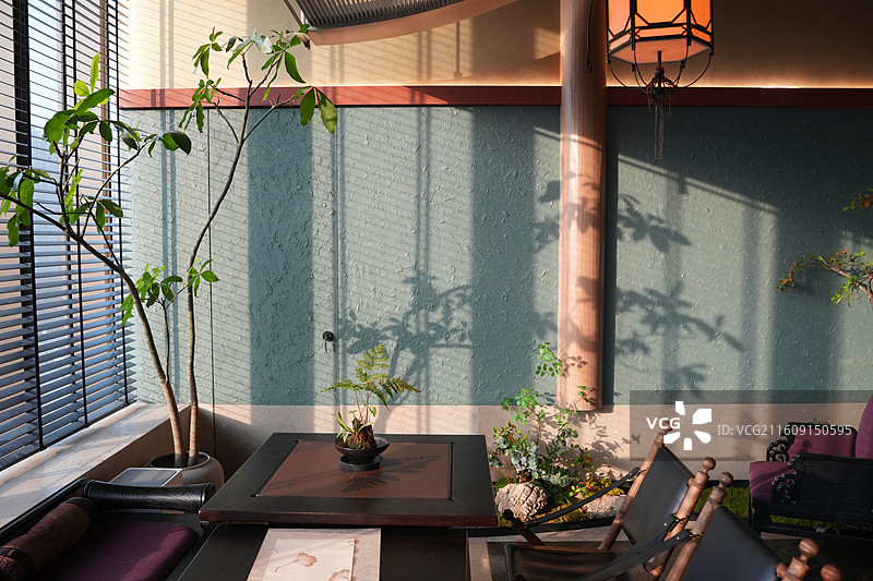 有光影的中式室内图片素材