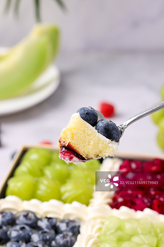 鲜果四重奏奶油蛋糕图片素材