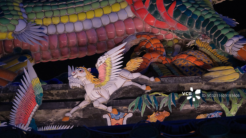 广东潮汕汕头观音庙嵌瓷非遗艺术飞翔天马形象特写图片素材