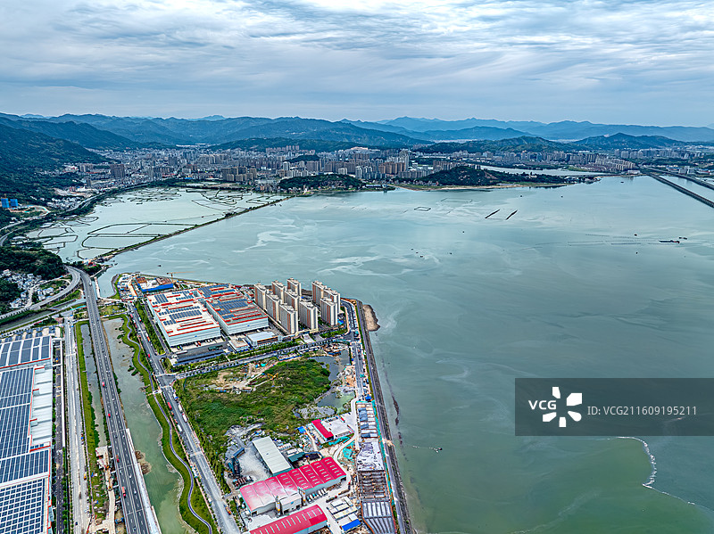 蕉城时代车里湾工厂职工宿舍 三都澳铁基湾 宁德时代新能源电池产业园 沈海高速国道京岚线图片素材