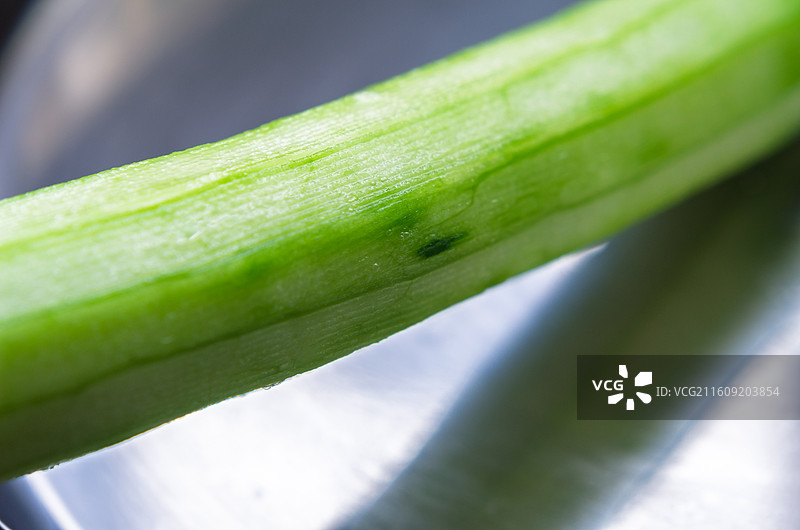 削了皮的绿黄瓜图片素材