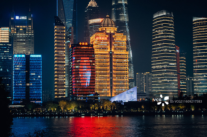 上海 长三角 外滩 航拍 夜景 万国建筑群 东方明珠 上海之巅图片素材