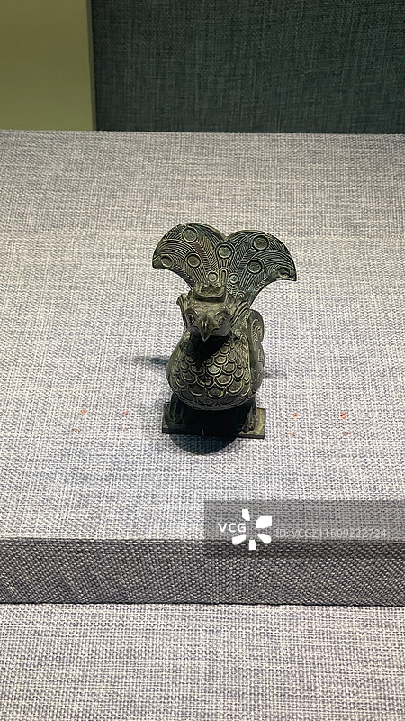 铜孔雀饰 灵寿县岗北村战国中期墓出土图片素材