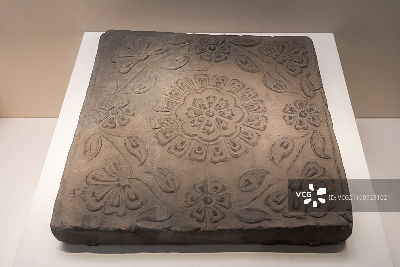 北京国家博物馆基本陈列牡丹纹方砖 唐(公元618-907年)黑龙江宁安渤海上京城遗址出土图片素材