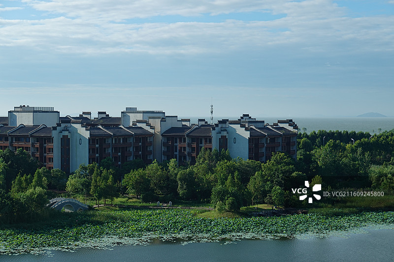 安徽省合肥市融创铂尔曼酒店远眺巢湖天际线图片素材