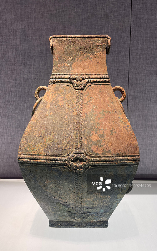 络绳纹铜壶  唐县北城子战国初期墓出土图片素材