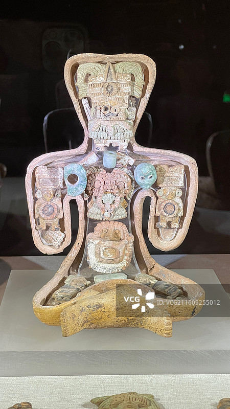 包含雕像与杯子的贡品 古典时期 陶 尤卡坦地区人类学博物馆（坎顿宫）藏图片素材