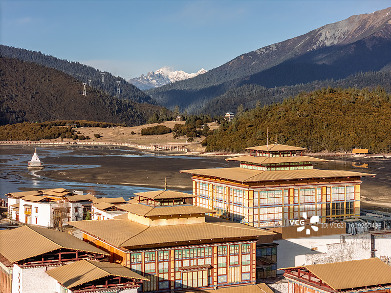 西藏 3 天 2 夜自驾：色季拉山口观南迦巴瓦日照金山，巴松措晨雾，羊卓雍措碧蓝，布达拉宫夜景映星空图片素材