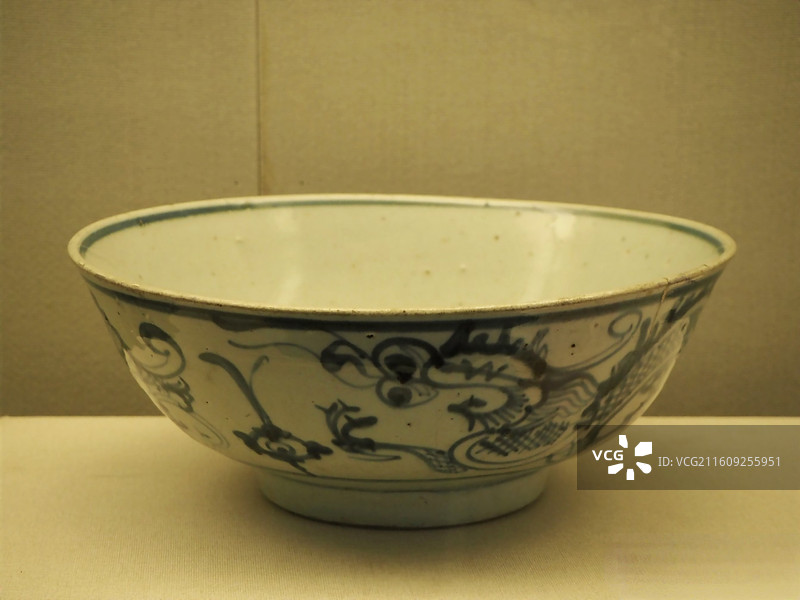 青花瓷碗 时代:明 质地:瓷 秦皇岛博物馆藏 (唐山博物馆长城专题展)图片素材