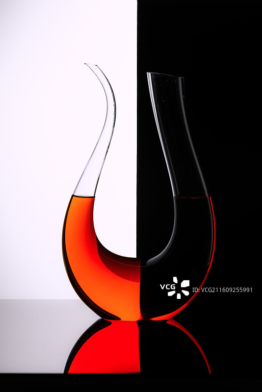 醒酒器酒杯玻璃杯图片素材