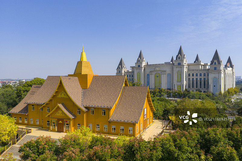航拍江西赣州南康家居小镇景区城市建筑风光图片素材