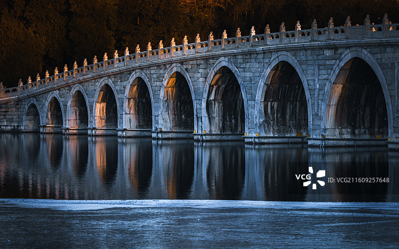 冬日十七孔桥图片素材