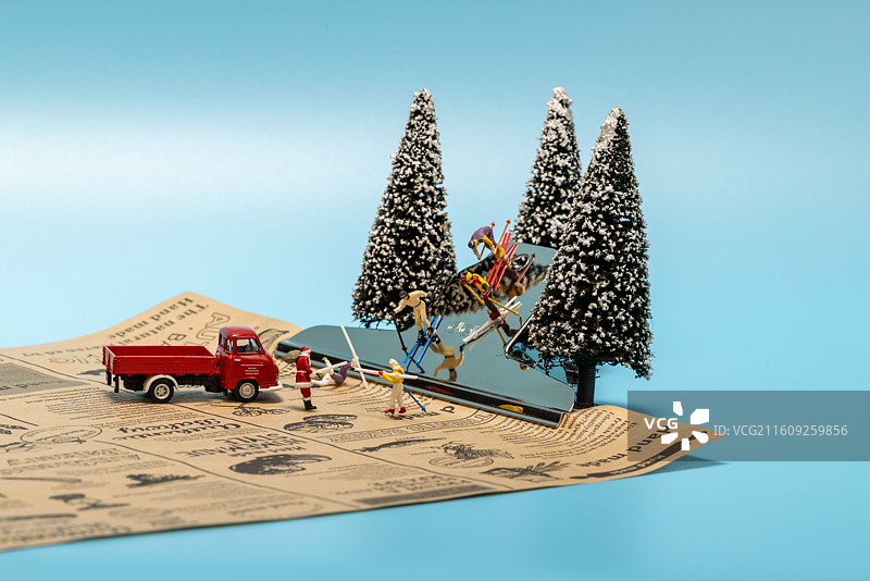 微缩创意圣诞节圣诞老人驯鹿车图片素材