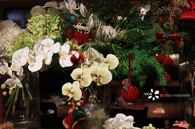 餐厅节日装饰及中国传统餐饮菜品特写图片素材