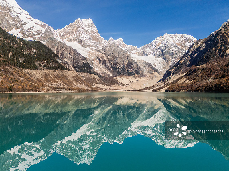 西藏 3 天 2 夜自驾：色季拉山口观南迦巴瓦日照金山，巴松措晨雾，羊卓雍措碧蓝，布达拉宫夜景映星空图片素材