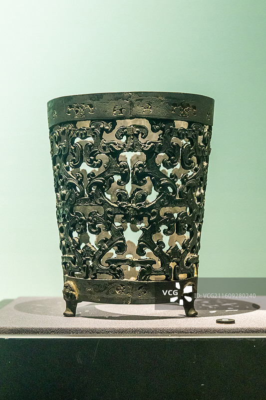 湖北省博物馆凤纹铜熏杯战国时期1986年荆门包山2号墓出土图片素材