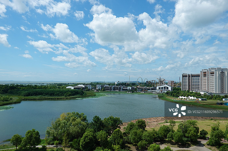 安徽省合肥市融创铂尔曼酒店远眺巢湖天际线图片素材