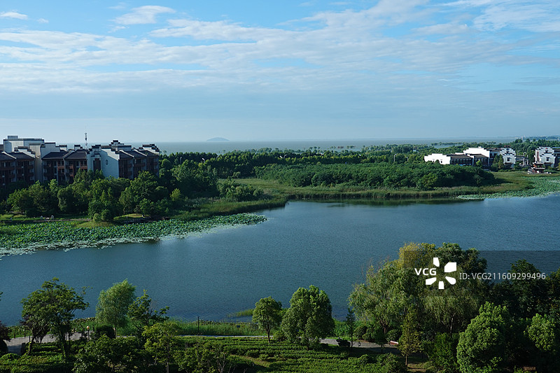 安徽省合肥市融创铂尔曼酒店远眺巢湖天际线图片素材