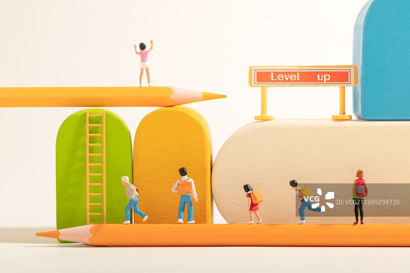微缩创意教育主题学生与阶梯图片素材