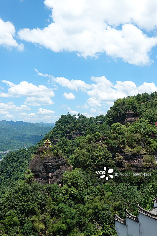 安徽省黄山市休宁县齐云山：长生楼拍香炉峰图片素材