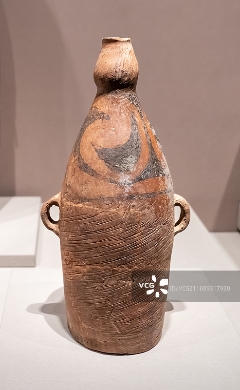 山西博物院藏 彩绘陶壶 仰韶文化中期 距今5800-5300年 山西垣曲县下马村征集图片素材